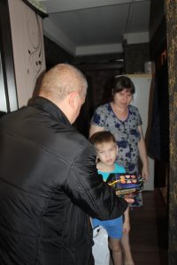 Благотворительный Фонд «Великое Отечество» передал более 700 подарков для детей Донбасса