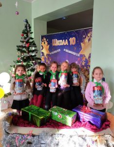 Больше 1000 детей Донбасса получили сладкие новогодние подарки от Благотворительного Фонда «Великое Отечество»